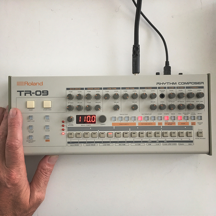 sǝuoſ ǝuıɥsunS » Roland TR-09 Unscientific Comparison Tests